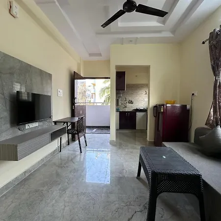 Cozy Room 1Bhk With Lift 503